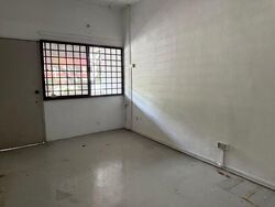 yio-chu-kang-road photo thumbnail #2